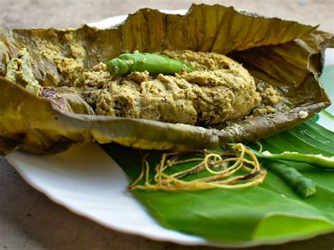 recipe-for-parsi-patra-ni-machhi-or-fish-cooked-in-banana image