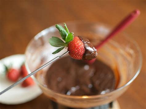 chocolate-orange-fondue-the-weekender-food image