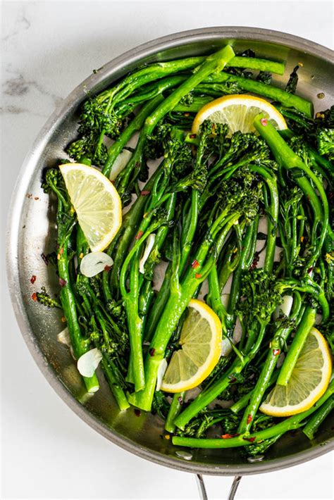 10-minute-lemon-garlic-sauted-broccolini-simply image