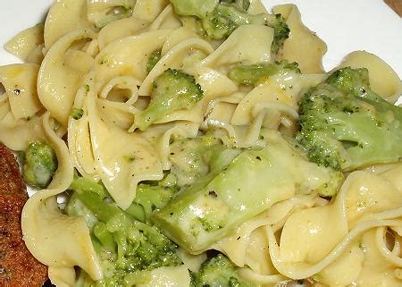 broccoli-and-egg-noodles image
