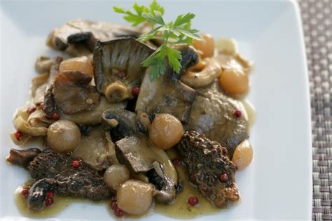 braised-wild-mushrooms-manitaria-stifado-diane image