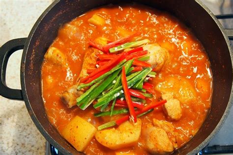 dakdoritang-spicy-chicken-stew-korean-kitchen image