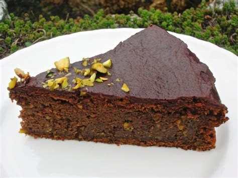 nigellas-chocolate-pistachio-cake-tin-and-thyme image
