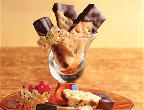 chocolate-peanut-butter-shortbread-recipe-land image