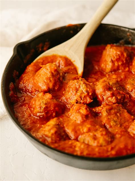 cast-iron-meatballs-easy-meatball-recipe-made-in-cast image