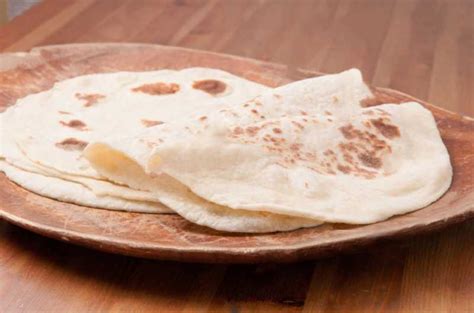 authentic-turkish-lavas-puff-bread-lavaş-ekmeği image