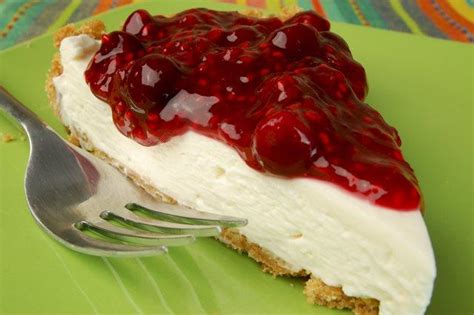 cranberry-cream-cheese-tart-joyofbakingcom image