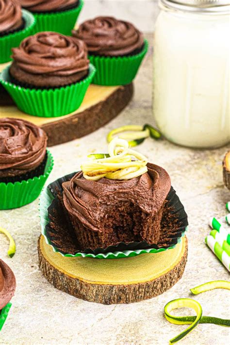 chocolate-zucchini-cupcakes-easy-dessert image