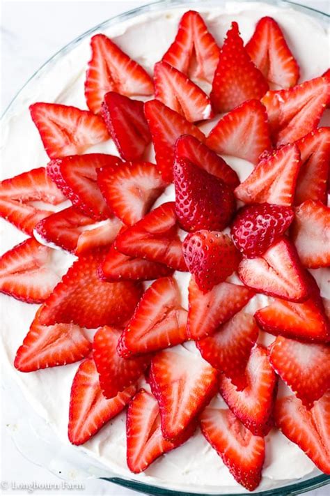 no-bake-strawberry-cheesecake-with-oreo-crust image