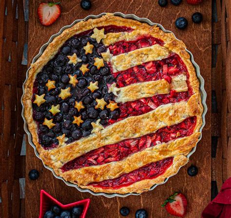 american-flag-berry-pie-recipe-red-white-and-blue image