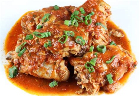 chicken-in-spicy-tomato-sauce-recipe-italian-food image