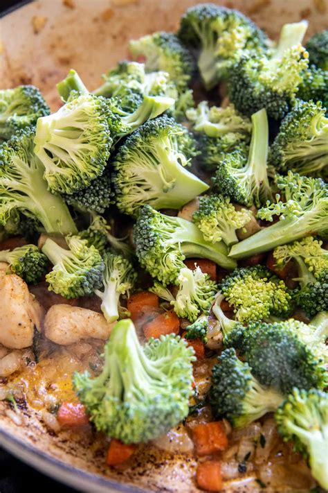 broccoli-cheddar-chicken-and-noodle-casserole-half image