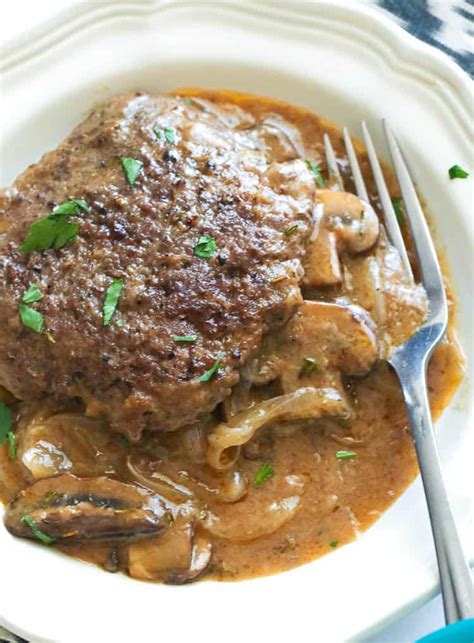 cube-steak-and-mushroom-onion-gravy-immaculate-bites image