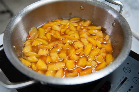 homeade-peach-filling-recipe-video-sugar-geek-show image