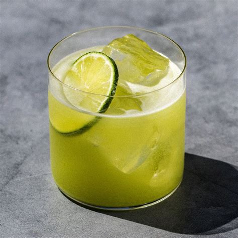 green-margarita-cocktail-recipe-liquorcom image