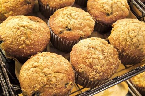 bisquick-blueberry-muffins-recipe-cdkitchencom image