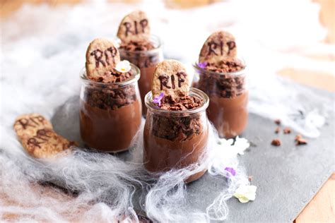 halloween-chocolate-pudding-recipe-eat-smarter-usa image