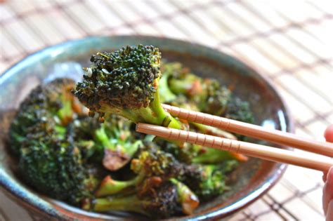 gochujang-broccoli-namul-bigoven image