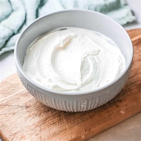 the-best-quick-and-easy-cool-whip-frosting image
