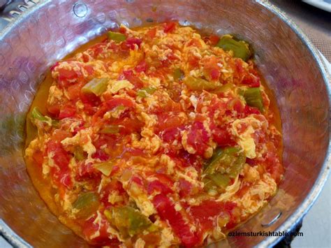 turkish-style-scrambled-eggs-with-tomato-pepper image