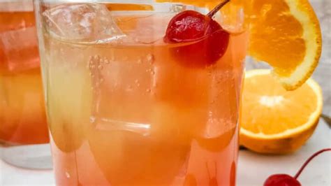 copycat-outback-steakhouse-wallaby-darned-peach-cocktail image