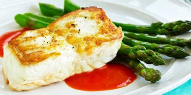 halibut-with-roasted-red-pepper-sauce-food image