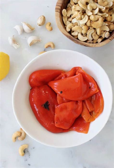 creamy-vegan-roasted-red-pepper-pasta image