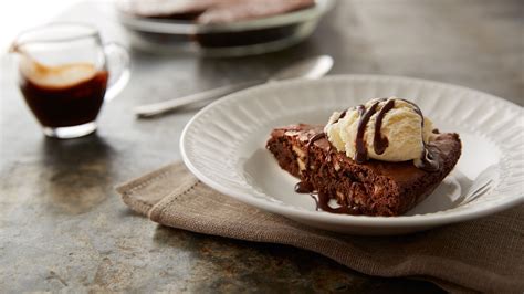 brownie-pie-a-la-mode-recipe-hersheyland image