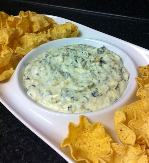 spinach-and-artichoke-dip-eat-yourself-skinny image