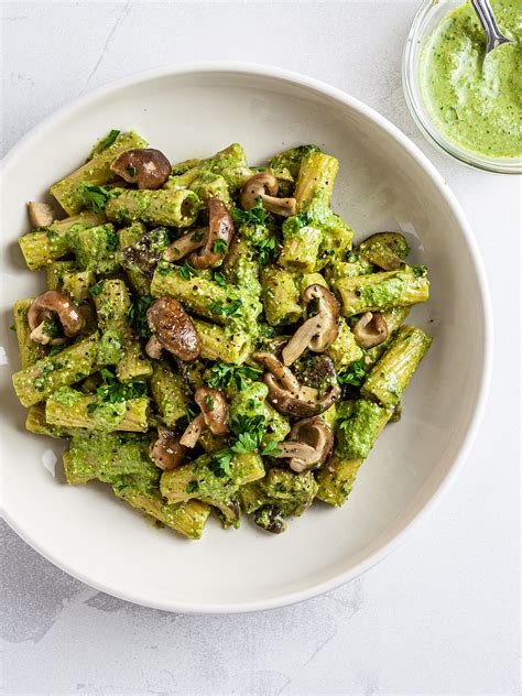 vegan-spinach-pesto-mushroom-pasta image