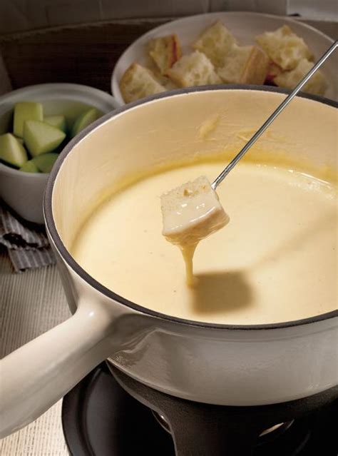 swiss-cheese-fondue-the-best-ricardo-cuisine image