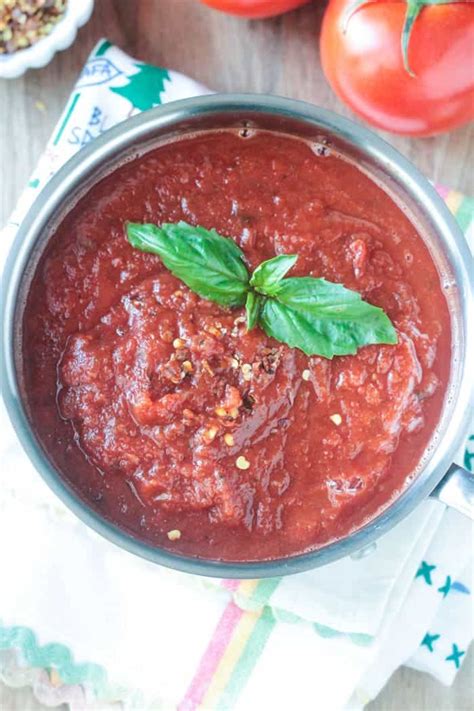 quick-and-easy-spicy-marinara-sauce-oil-free-veggie image