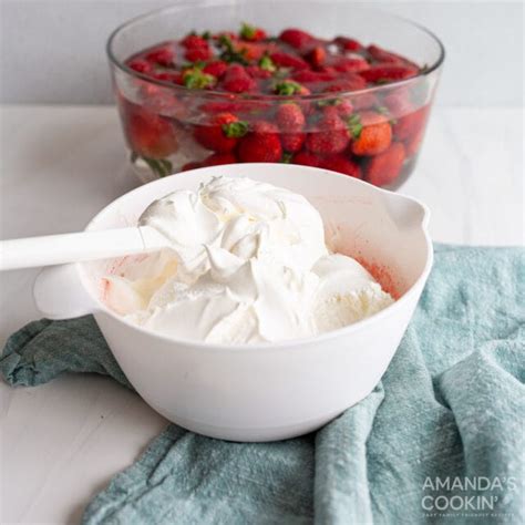 strawberry-lasagna-amandas-cookin-one-pan-desserts image