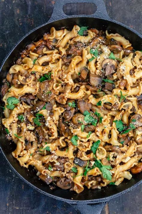 garlic-mushroom-pasta-recipe-the-mediterranean-dish image