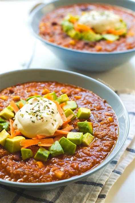 super-satisfying-vegan-quinoa-chili-simple-vegan-blog image