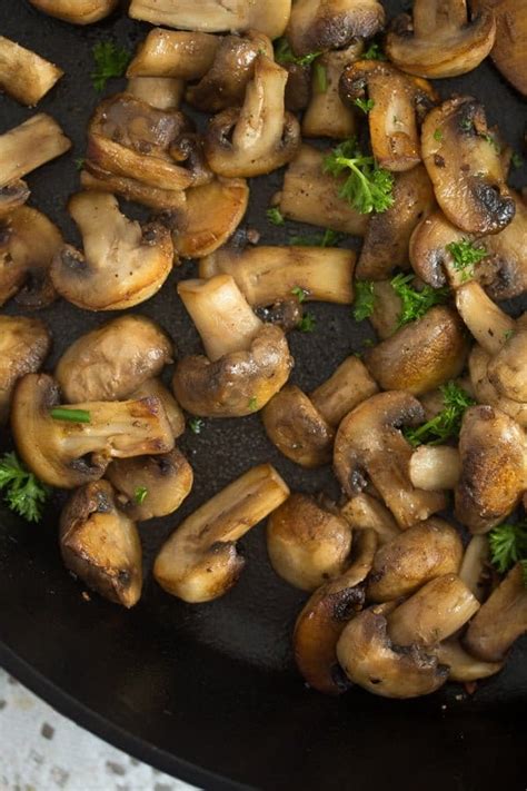 sauteed-mushrooms-with-garlic-and-parsley-where-is image