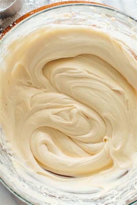classic-cream-cheese-frosting-recipe-cookie-and image