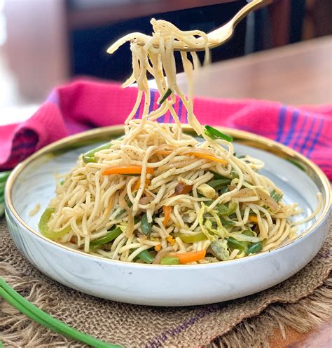 vegetarian-hakka-noodles-chinese-chow-mein image