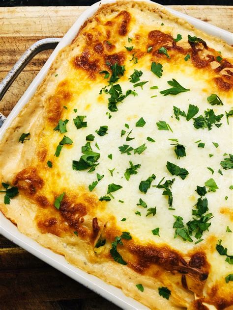 chicken-spinach-alfredo-lasagna-cooks-well-with-others image