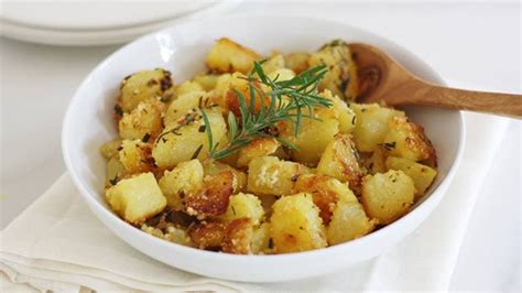 polenta-crusted-roasted-potatoes-with-herbs-and-garlic image