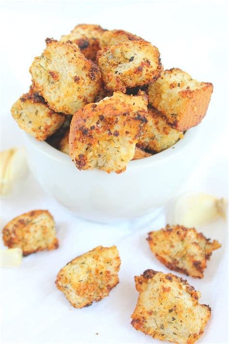 garlic-herb-croutons-recipe-with-parmesan-easy-peasy image