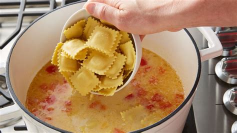 one-pot-creamy-tuscan-ravioli-soup image