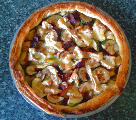 quick-and-easy-tart-with-camembert-leek-and-pancetta image
