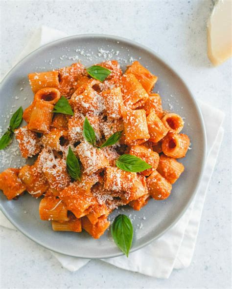 pasta-with-vodka-sauce-a-couple-cooks image