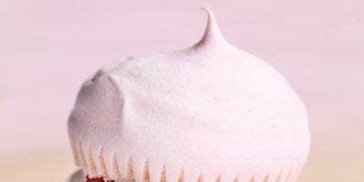 pink-meringue-cupcakes-with-raspberry-curd image
