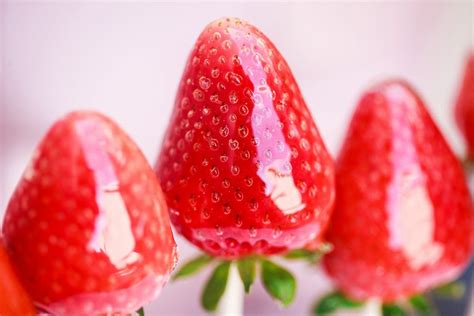 candied-strawberries-recipe-tanghulu-food-is image