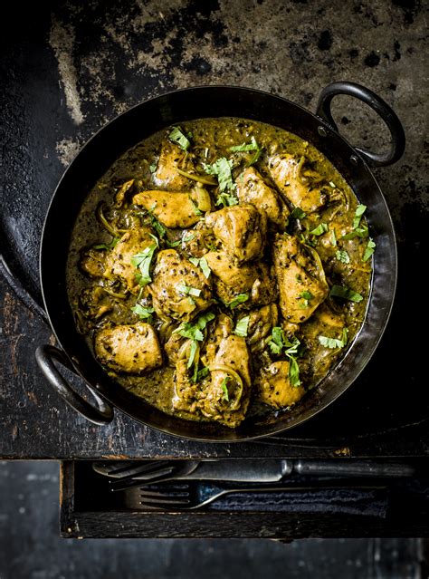 indian-chicken-curry-recipe-with-garlic-and-black image