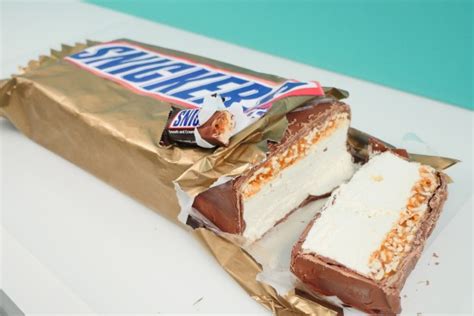 giant-snickers-icecream-bar-cakes-dessert image