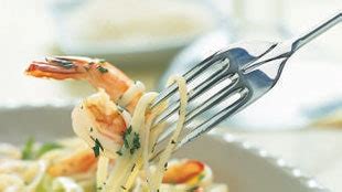 shrimp-and-leek-linguine-in-white-wine-sauce image