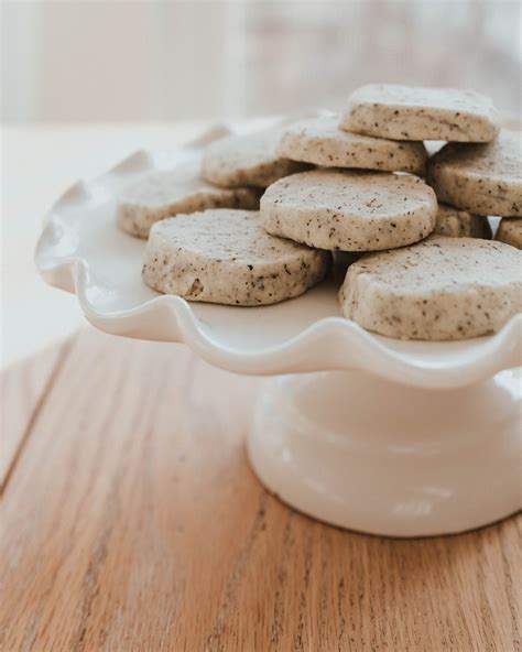 the-best-and-easiest-earl-grey-shortbread-cookies-the image